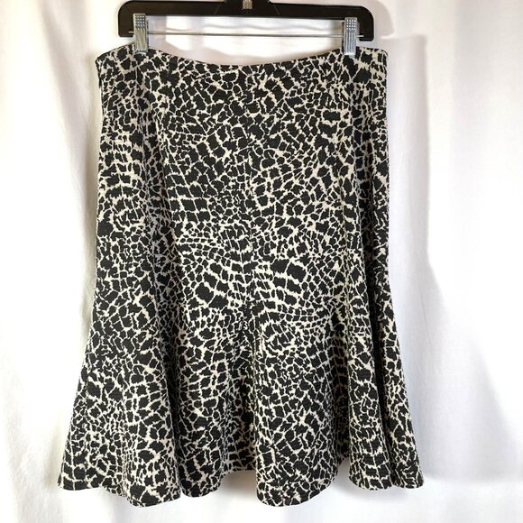 Susan Bristol Black and White Animal Print Swing Skirt Knee Length Size 12 - Picture 3 of 11